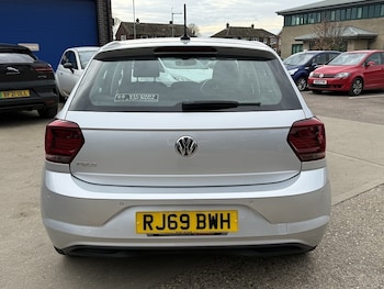 Used Volkswagen Polo 2019 for sale - 76396546: Photo