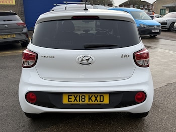 Used Hyundai i10 2018 for sale - 77072857: Photo