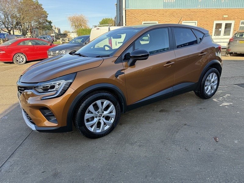 Used Renault Captur 2022 for sale - 76884405: Photo 4
