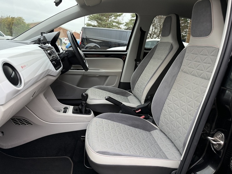 Used Volkswagen up! 2017 for sale - 76605229: Photo 11