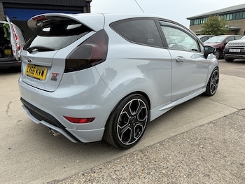 Used Ford Fiesta 2016 for sale - 75567988: Photo