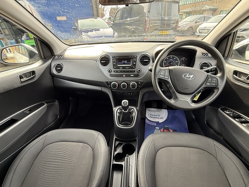 Used Hyundai i10 2018 for sale - 77998320: Photo 13