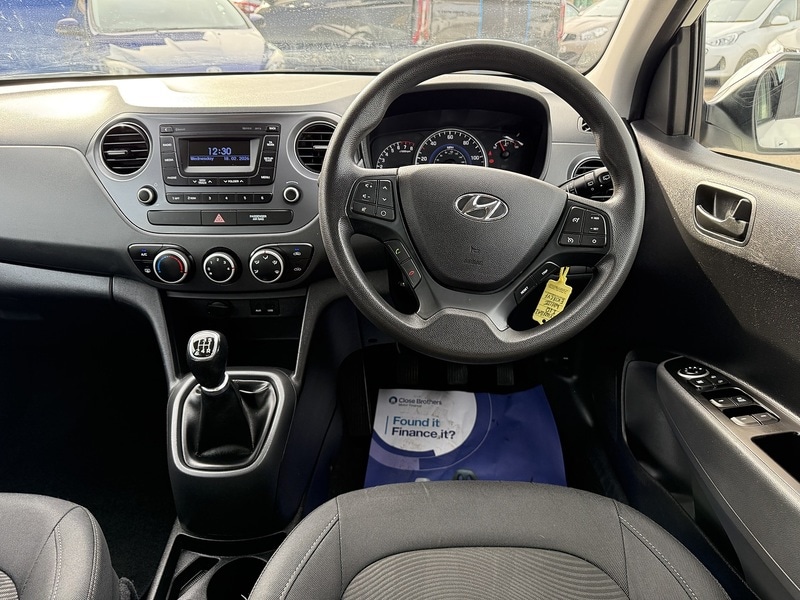 Used Hyundai i10 2018 for sale - 77998320: Photo 14