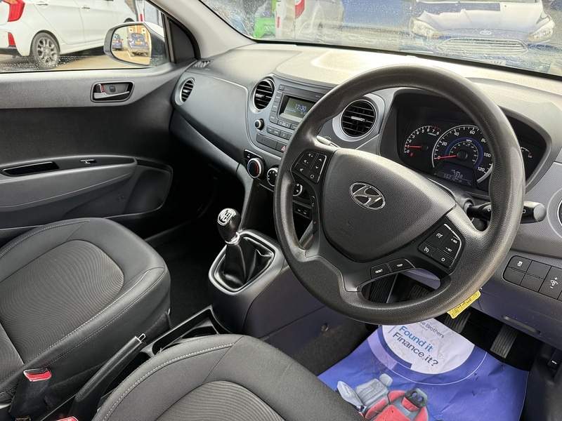 Used Hyundai i10 2018 for sale - 77998320: Photo 15