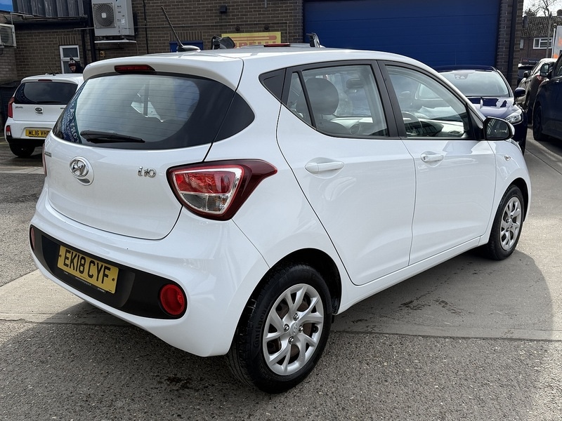 Used Hyundai i10 2018 for sale - 77998320: Photo 2