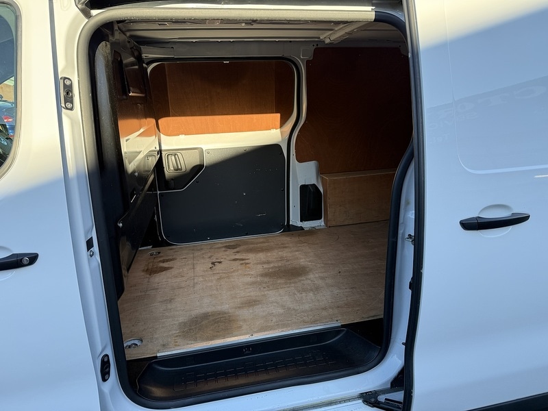 Used Vauxhall Vivaro 2023 for sale - 76628549: Photo 8