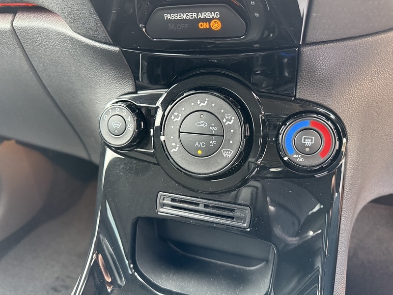 Used Ford Fiesta 2015 for sale - 76536256: Photo 23