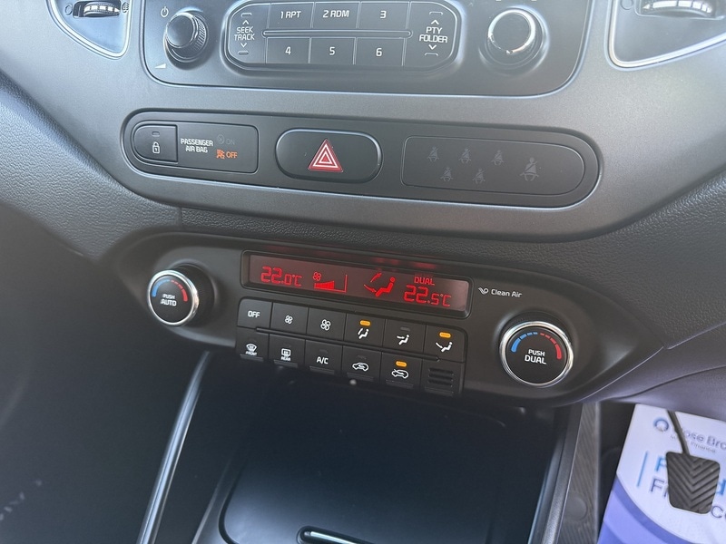 Used Kia Carens 2016 for sale - 77213108: Photo 23