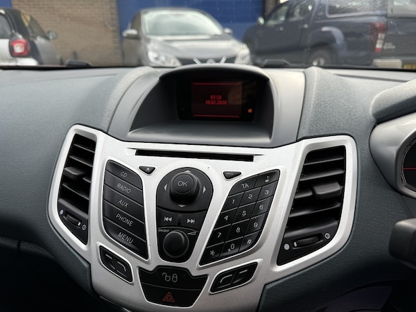 Used Ford Fiesta 2010 for sale - 76224067: Photo 14