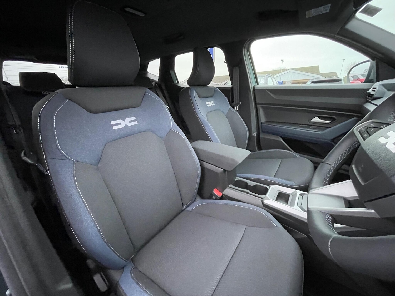 Used Dacia Duster 2025 for sale - 76965418: Photo 36