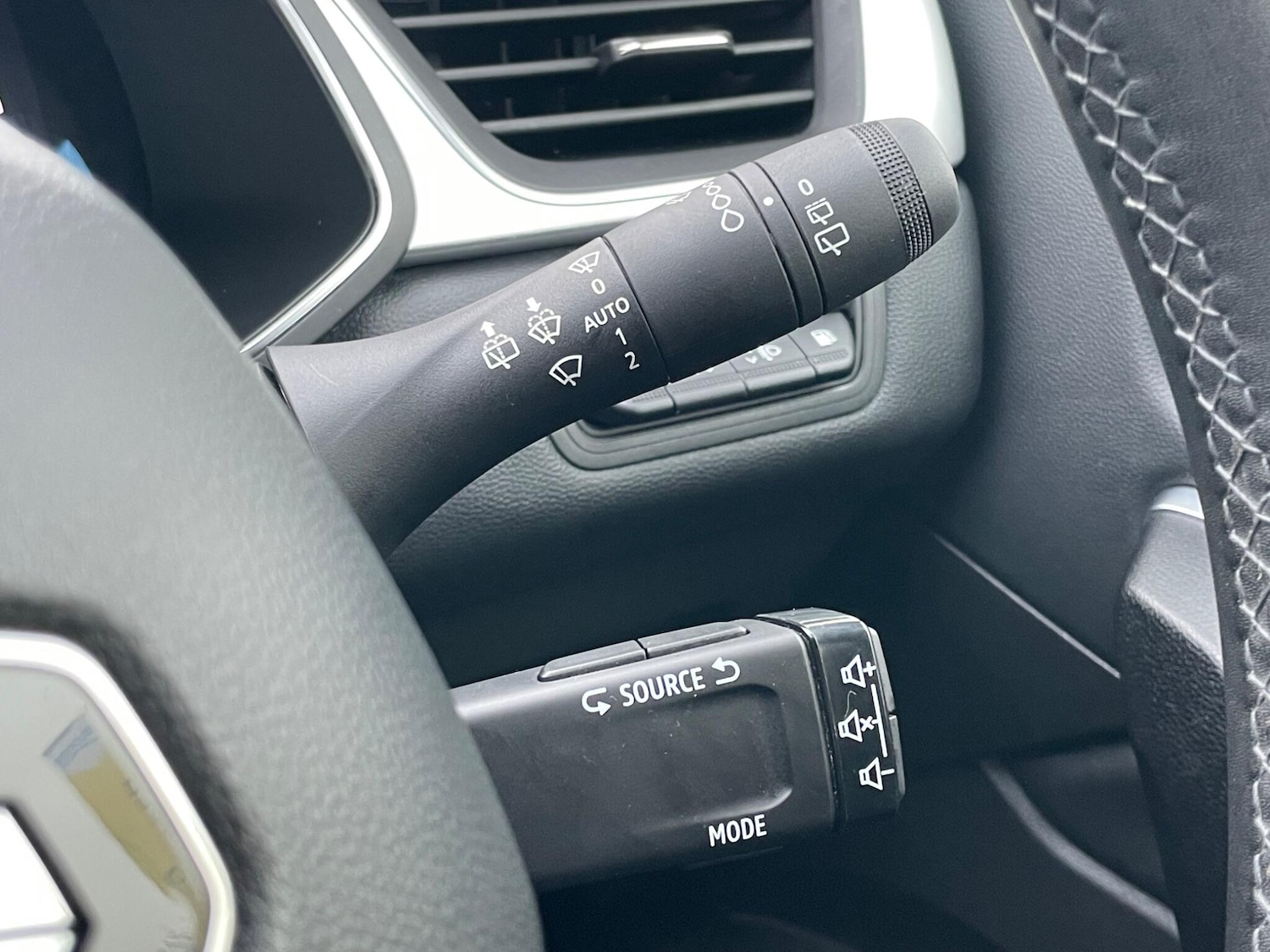 Used Renault Captur 2022 for sale - 77538043: Photo 38