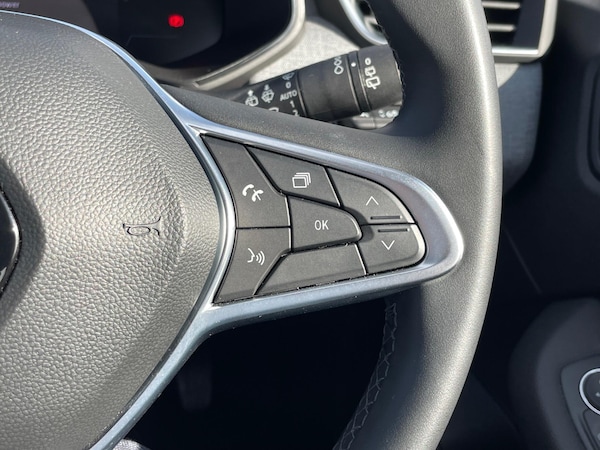 Used Renault Clio 2024 for sale - 74419518: Photo 40