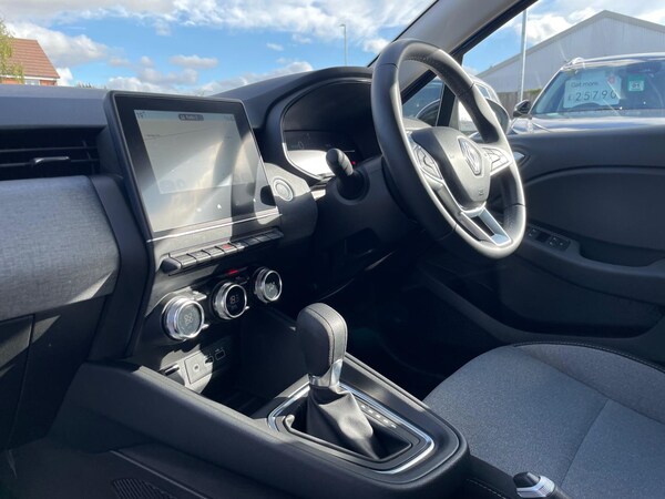 Used Renault Clio 2024 for sale - 74419518: Photo 51