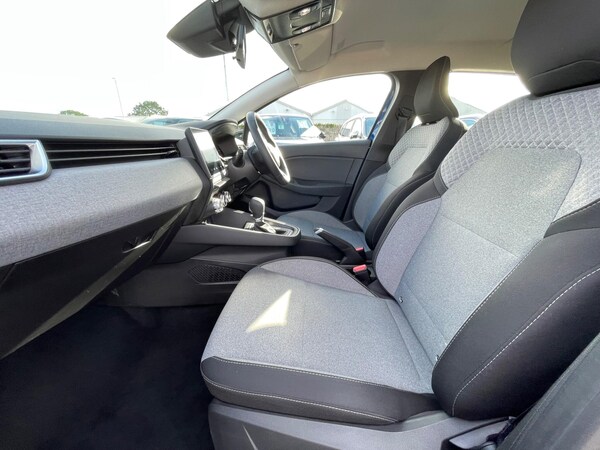 Used Renault Clio 2024 for sale - 74419518: Photo 53