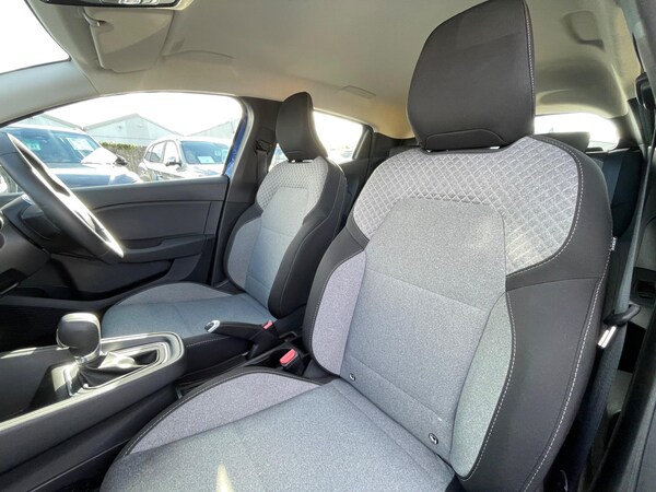 Used Renault Clio 2024 for sale - 74419518: Photo 54