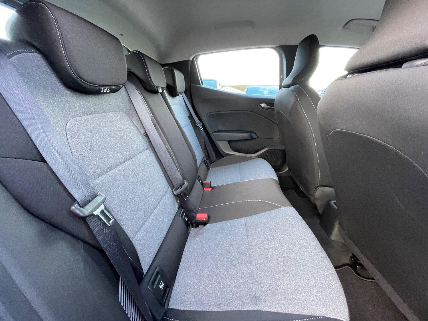 Used Renault Clio 2024 for sale - 77029322: Photo 61