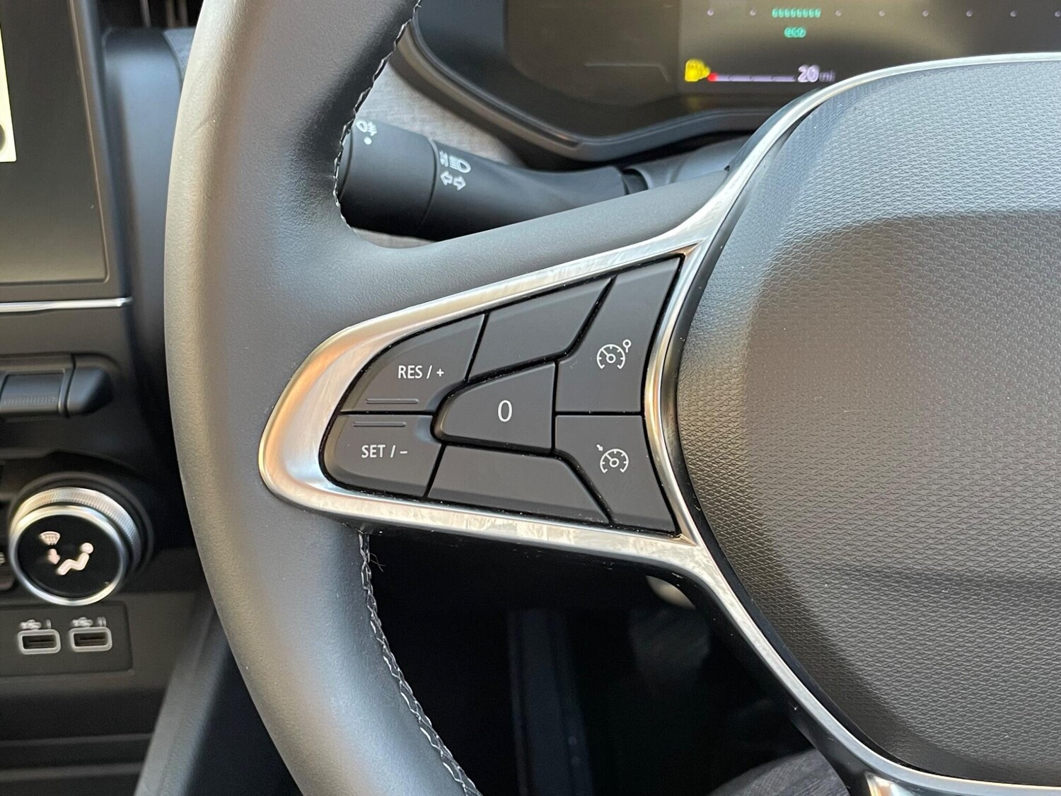 Used Renault Clio 2024 for sale - 77574144: Photo 37