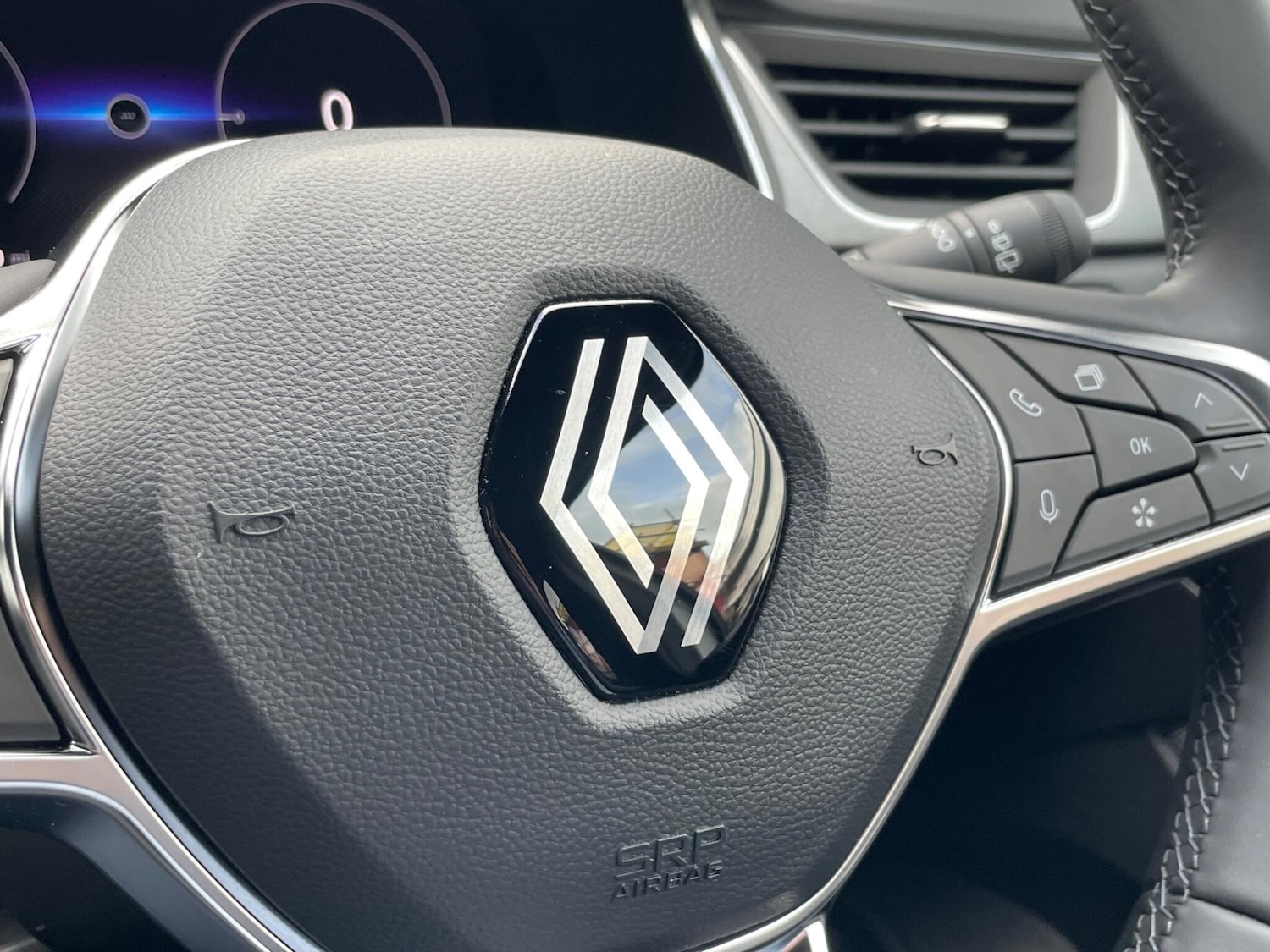 Used Renault Captur 2024 for sale - 77574153: Photo 44