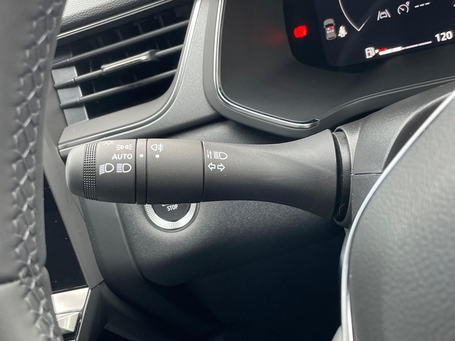 Used Renault Captur 2024 for sale - 77574153: Photo 46