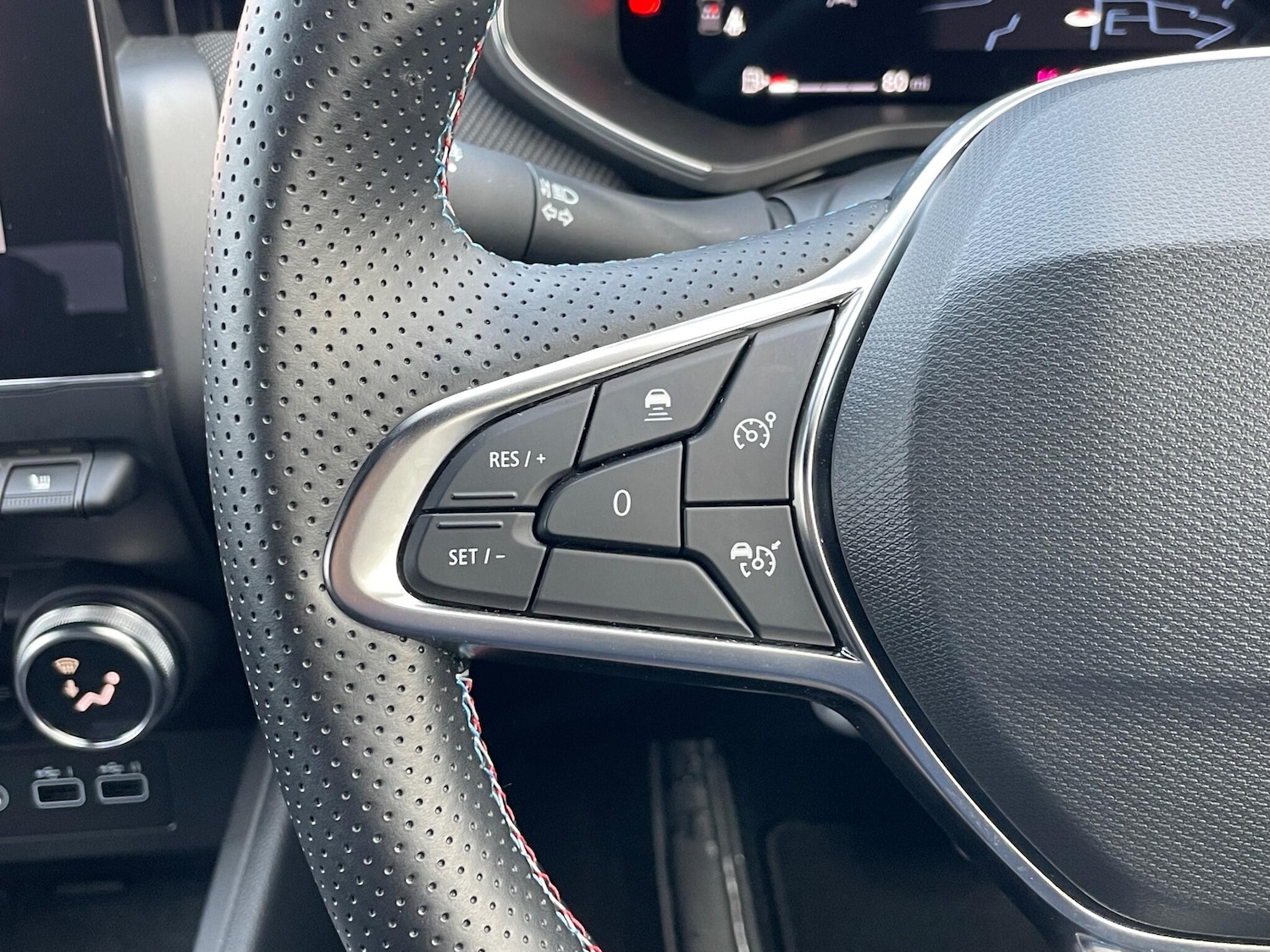 Used Renault Clio 2025 for sale - 77131667: Photo 40