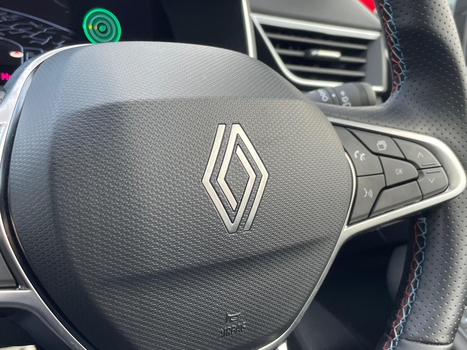 Used Renault Clio 2025 for sale - 77131667: Photo 41