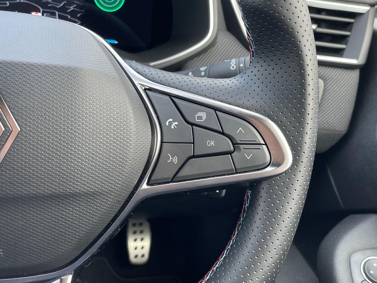 Used Renault Clio 2025 for sale - 77131667: Photo 42