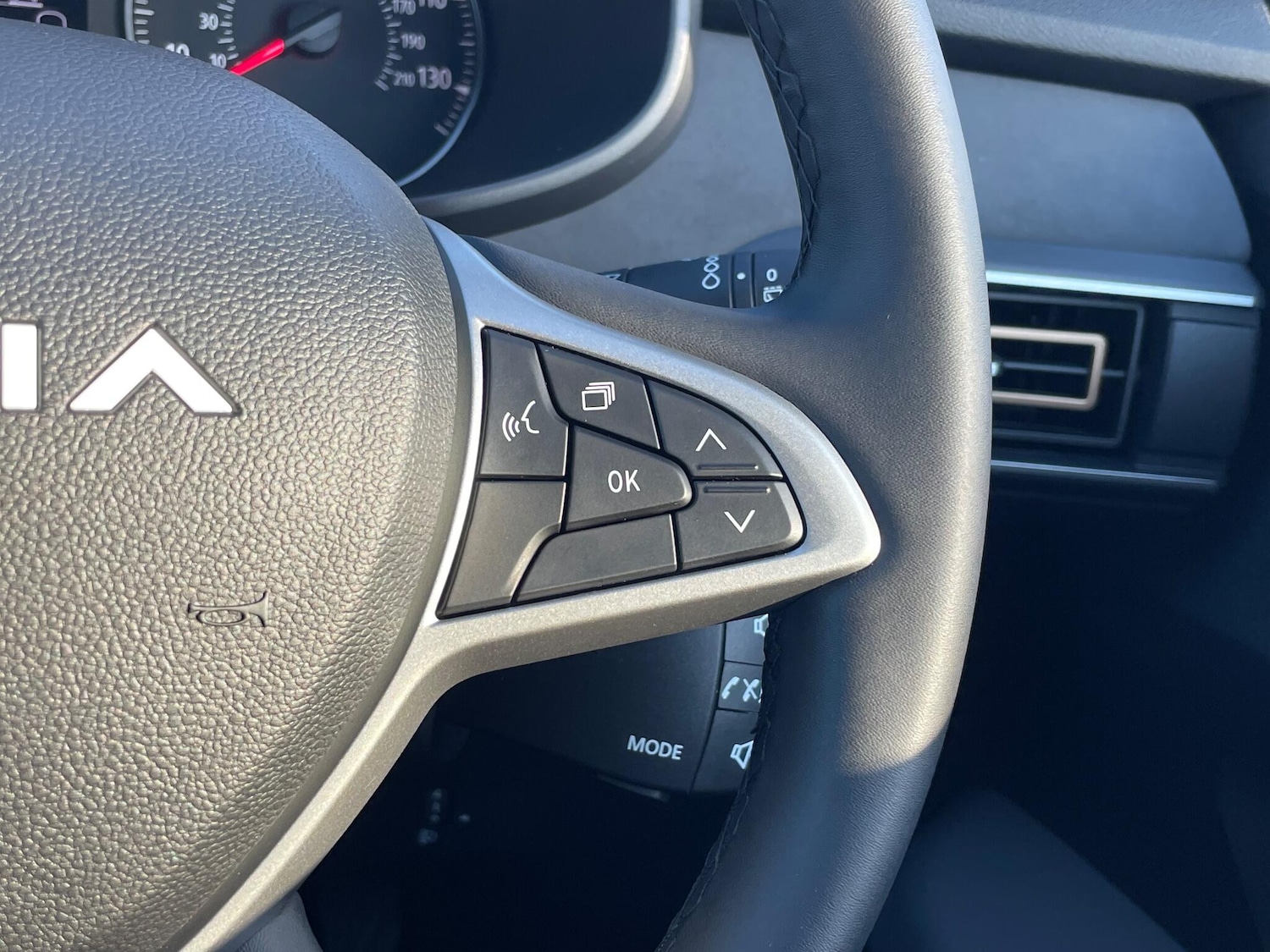 Used Dacia Sandero Stepway 2025 for sale - 76899370: Photo 37