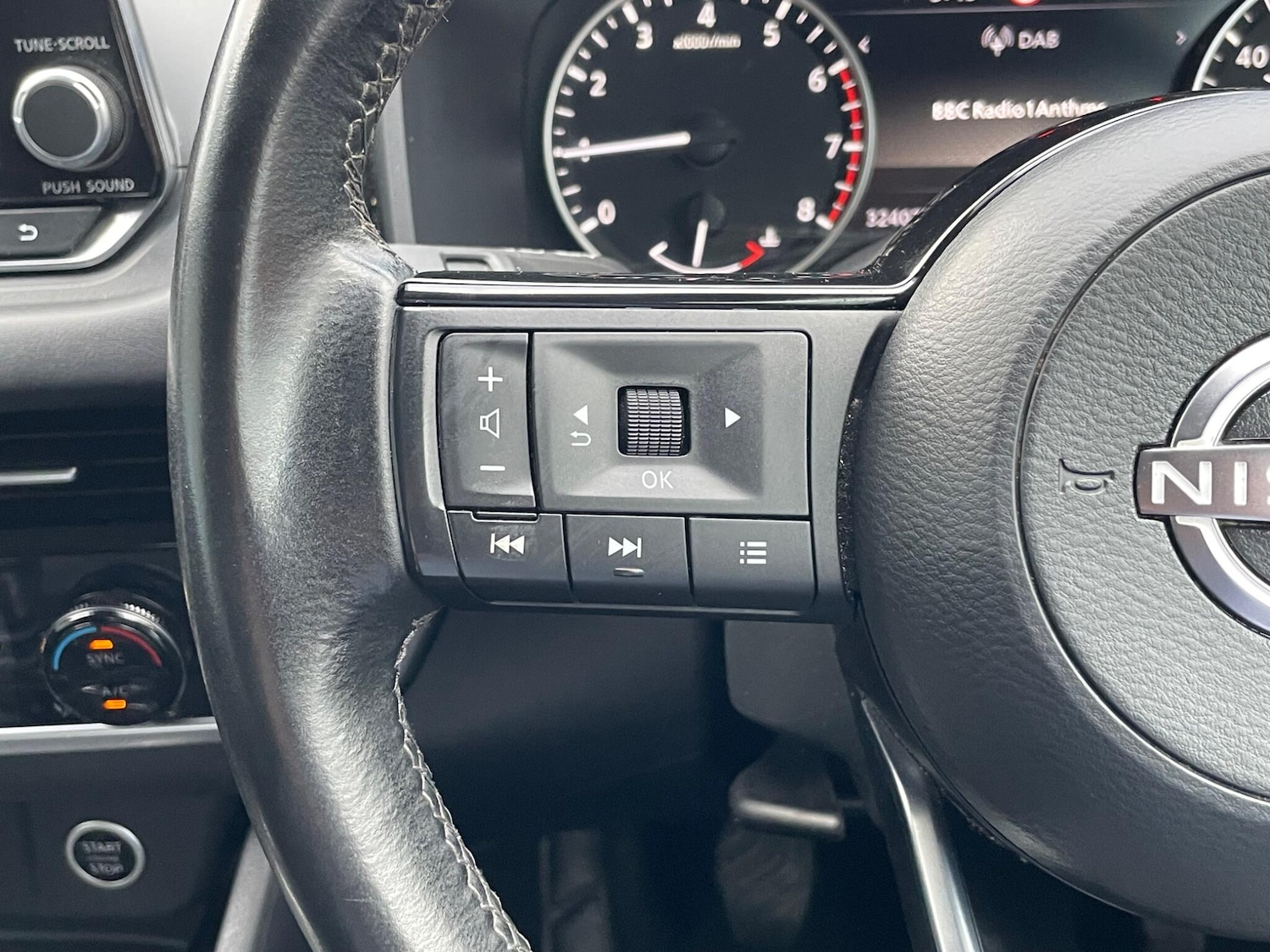 Used Nissan Qashqai 2022 for sale - 77611947: Photo 42