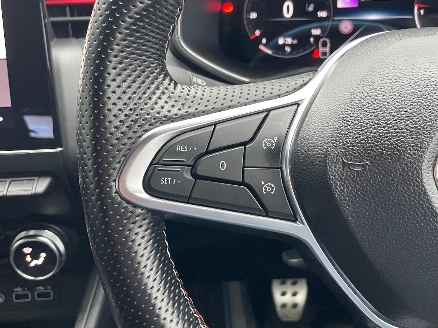 Used Renault Clio 2023 for sale - 77597852: Photo 42