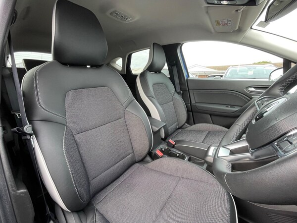 Used Renault Captur 2023 for sale - 76085531: Photo 37