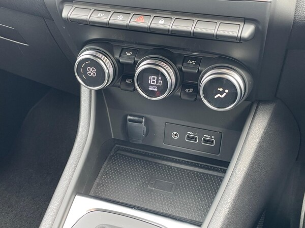 Used Renault Captur 2023 for sale - 76085531: Photo 53