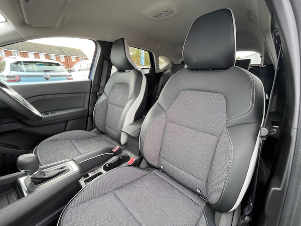 Used Renault Captur 2023 for sale - 76085531: Photo 59