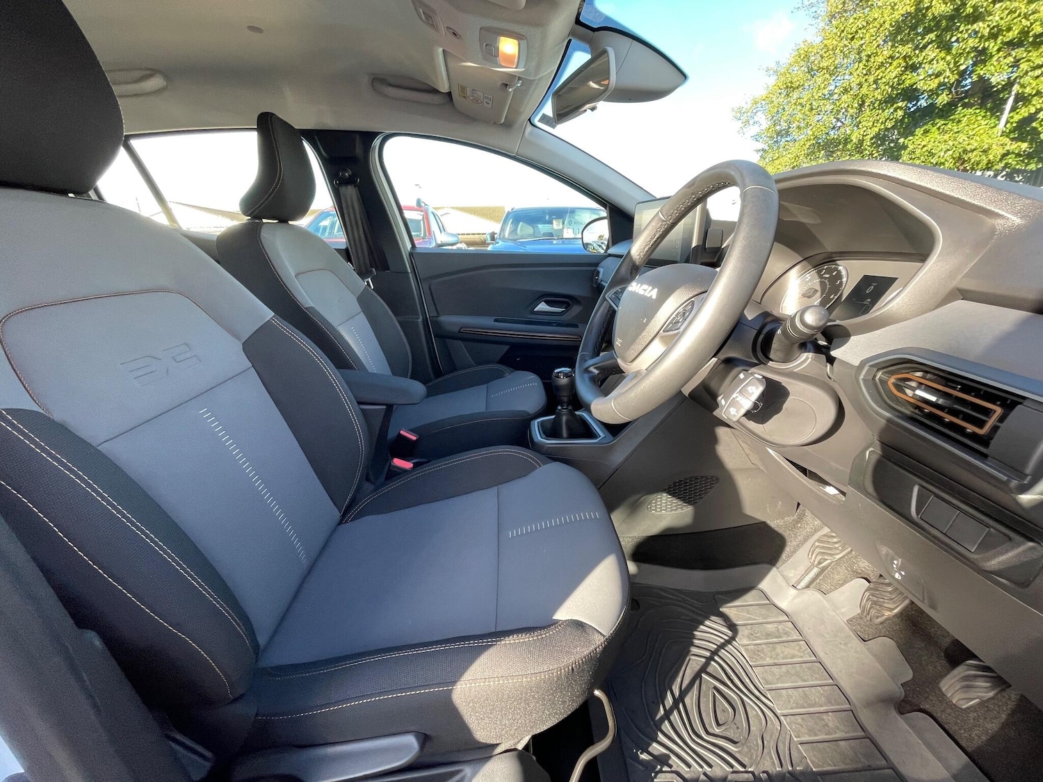 Used Dacia Sandero Stepway 2024 for sale - 76512833: Photo 37