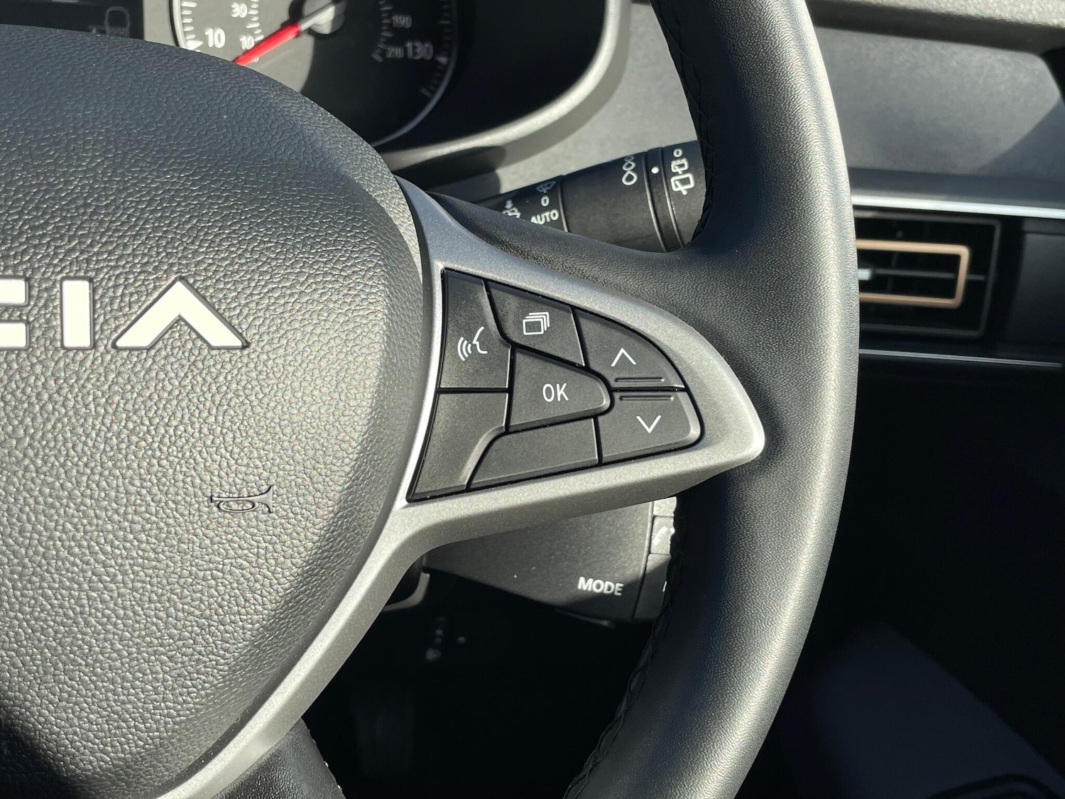 Used Dacia Sandero Stepway 2024 for sale - 76512833: Photo 42