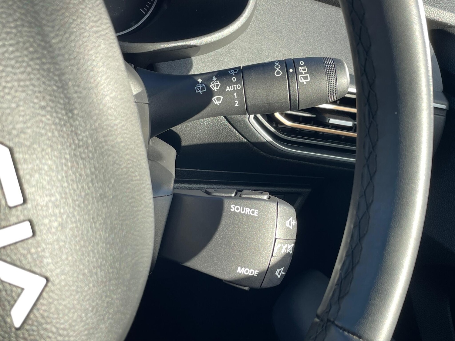 Used Dacia Sandero Stepway 2024 for sale - 76512833: Photo 44