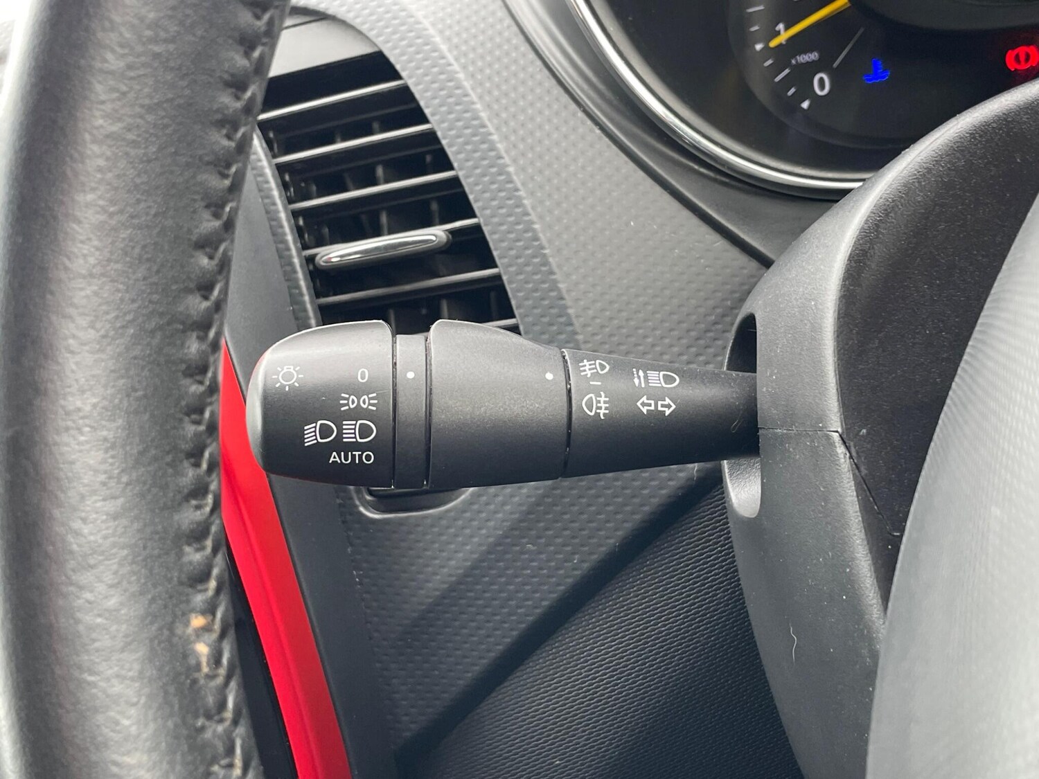 Used Renault Captur 2015 for sale - 77425284: Photo 41