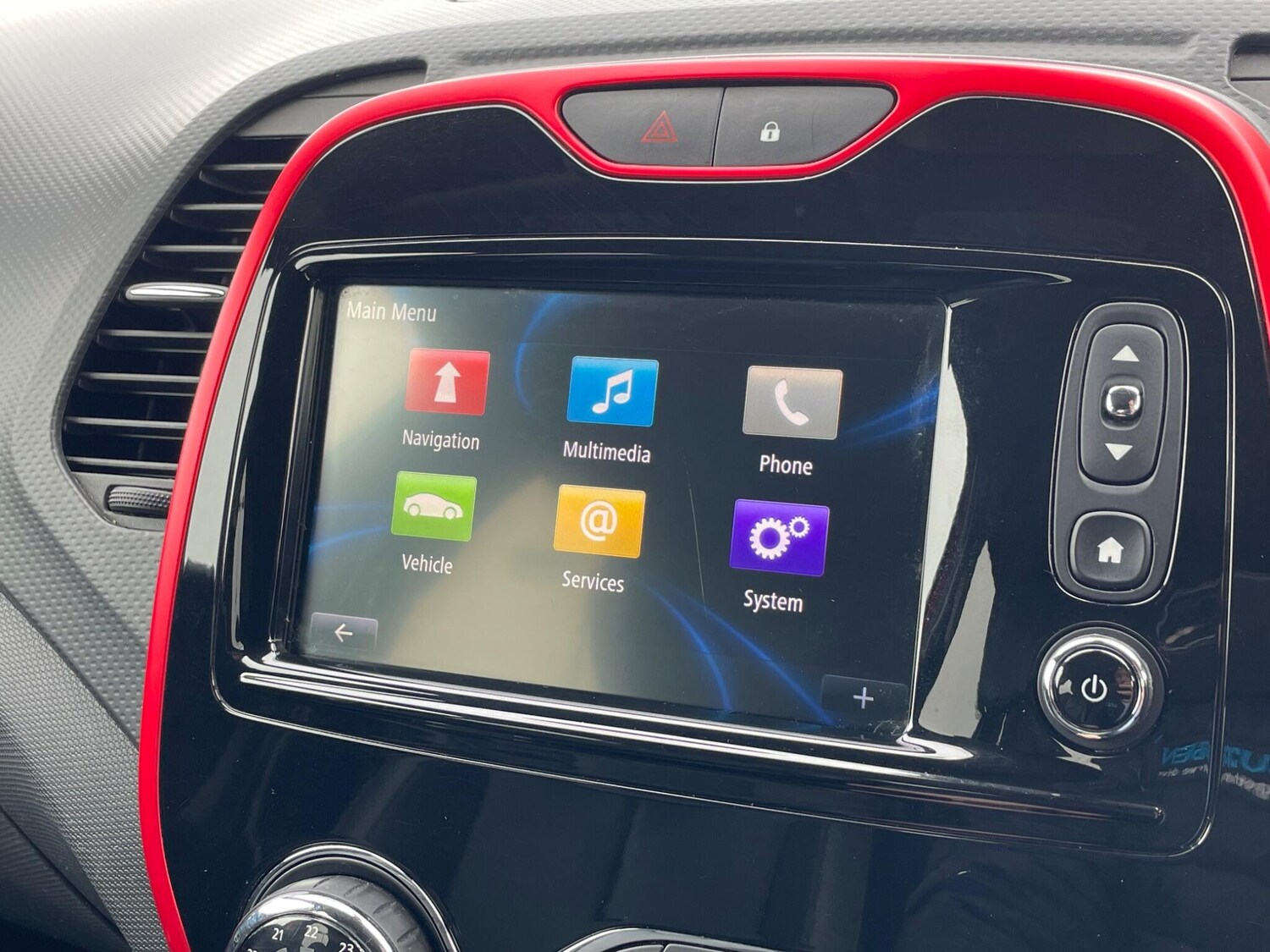 Used Renault Captur 2015 for sale - 77425284: Photo 47