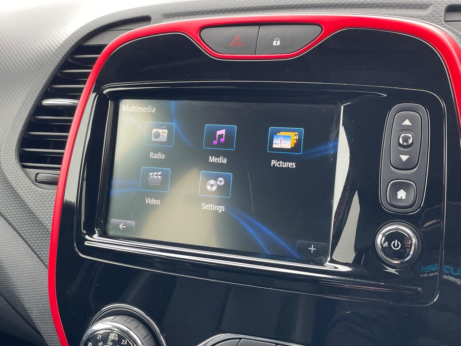 Used Renault Captur 2015 for sale - 77425284: Photo 48