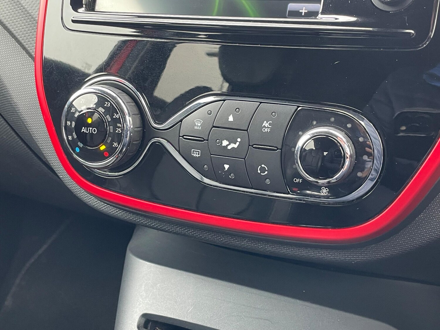 Used Renault Captur 2015 for sale - 77425284: Photo 50