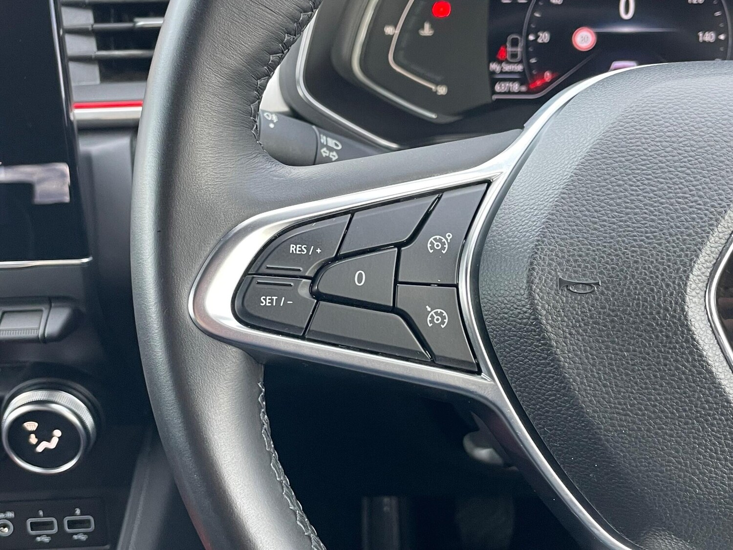 Used Renault Captur 2021 for sale - 77074523: Photo 42