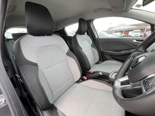 Used Renault Clio 2024 for sale - 75351334: Photo 34