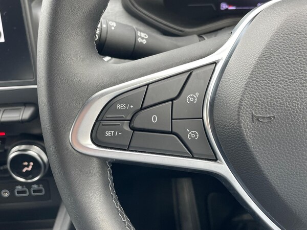 Used Renault Clio 2024 for sale - 75351334: Photo 39