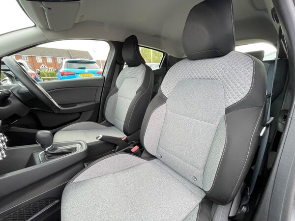 Used Renault Clio 2024 for sale - 75351334: Photo 54