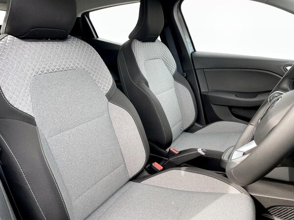 Used Renault Clio 2024 for sale - 75351334: Photo 9