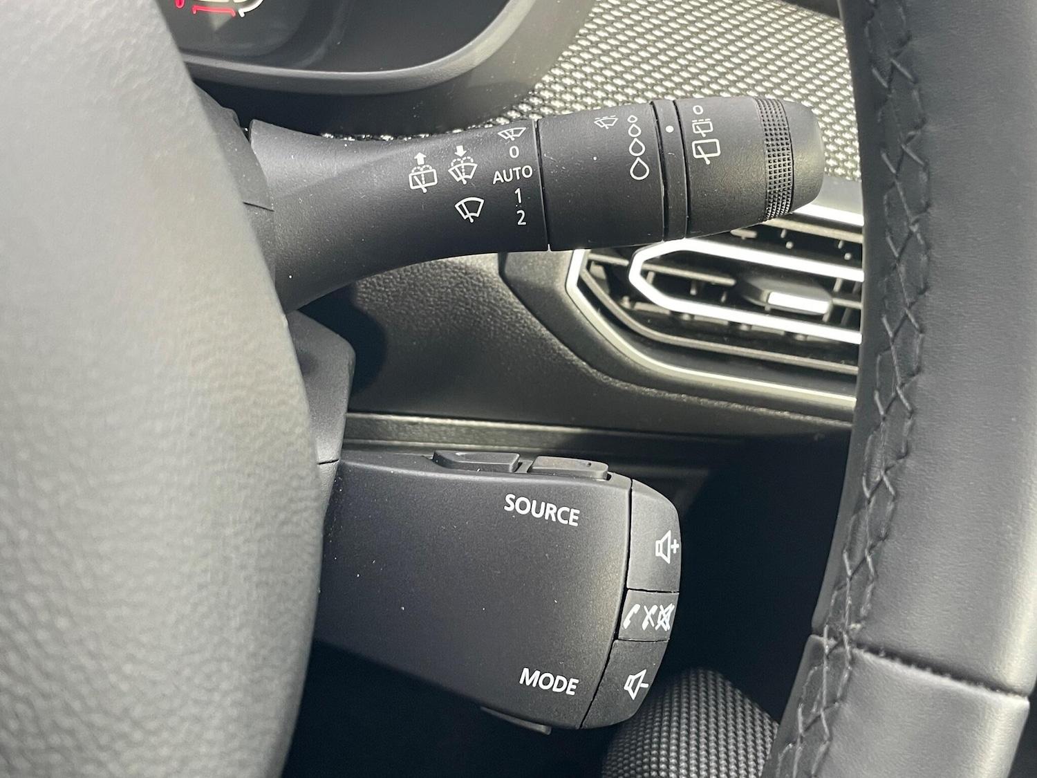 Used Dacia Jogger 2023 for sale - 76095182: Photo 41