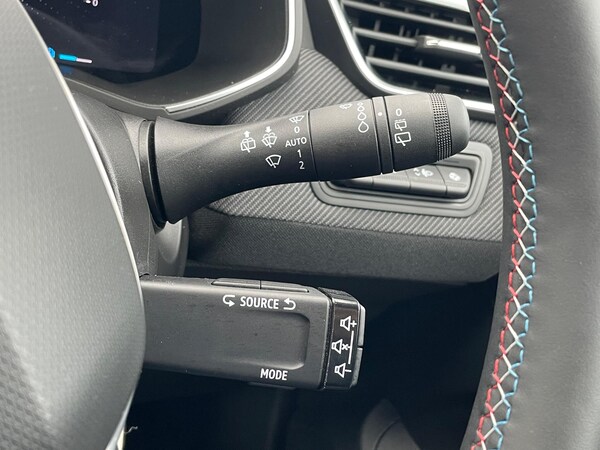 Used Renault Clio 2024 for sale - 76174928: Photo 47