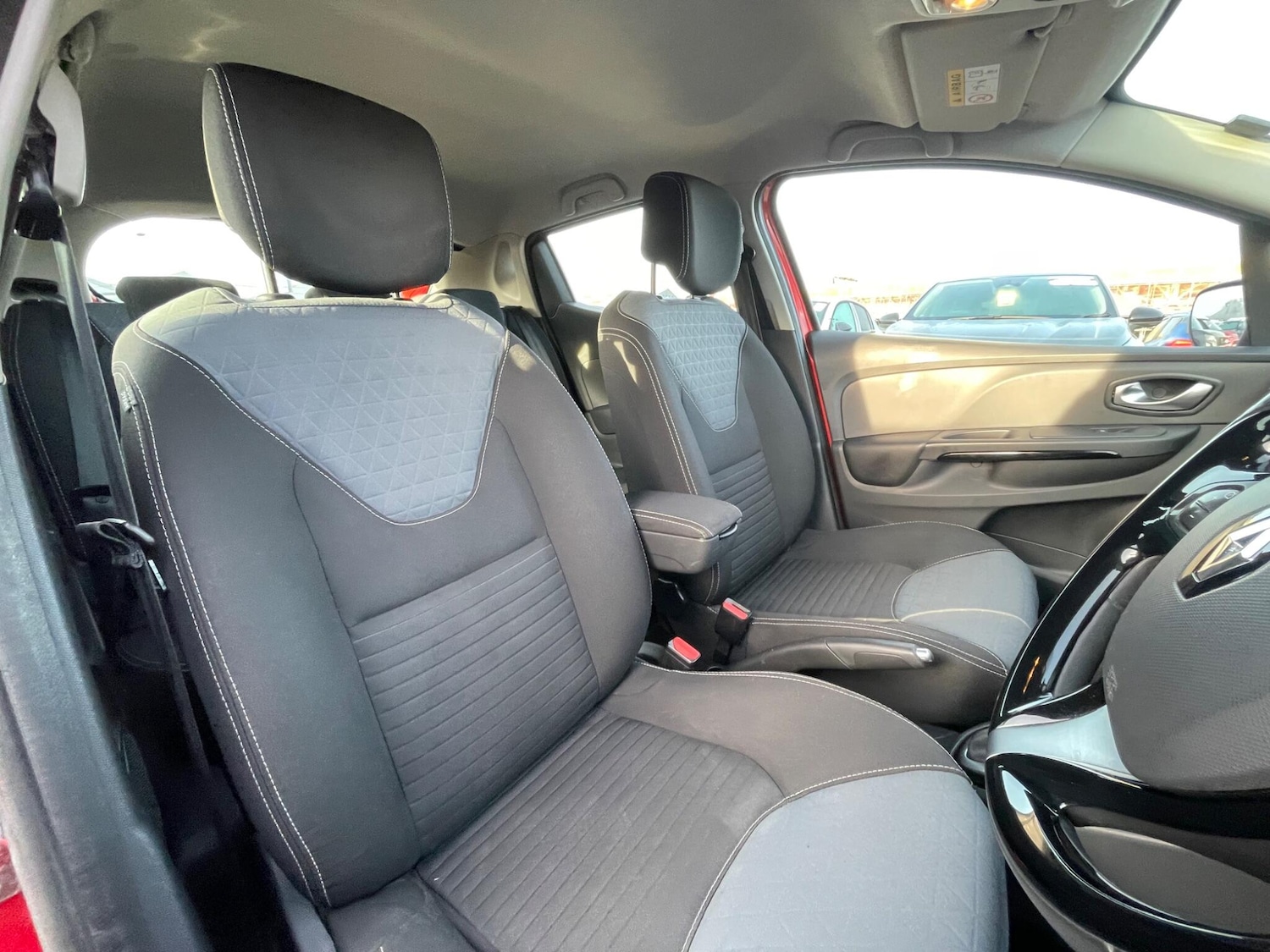 Used Renault Clio 2015 for sale - 77424593: Photo 31