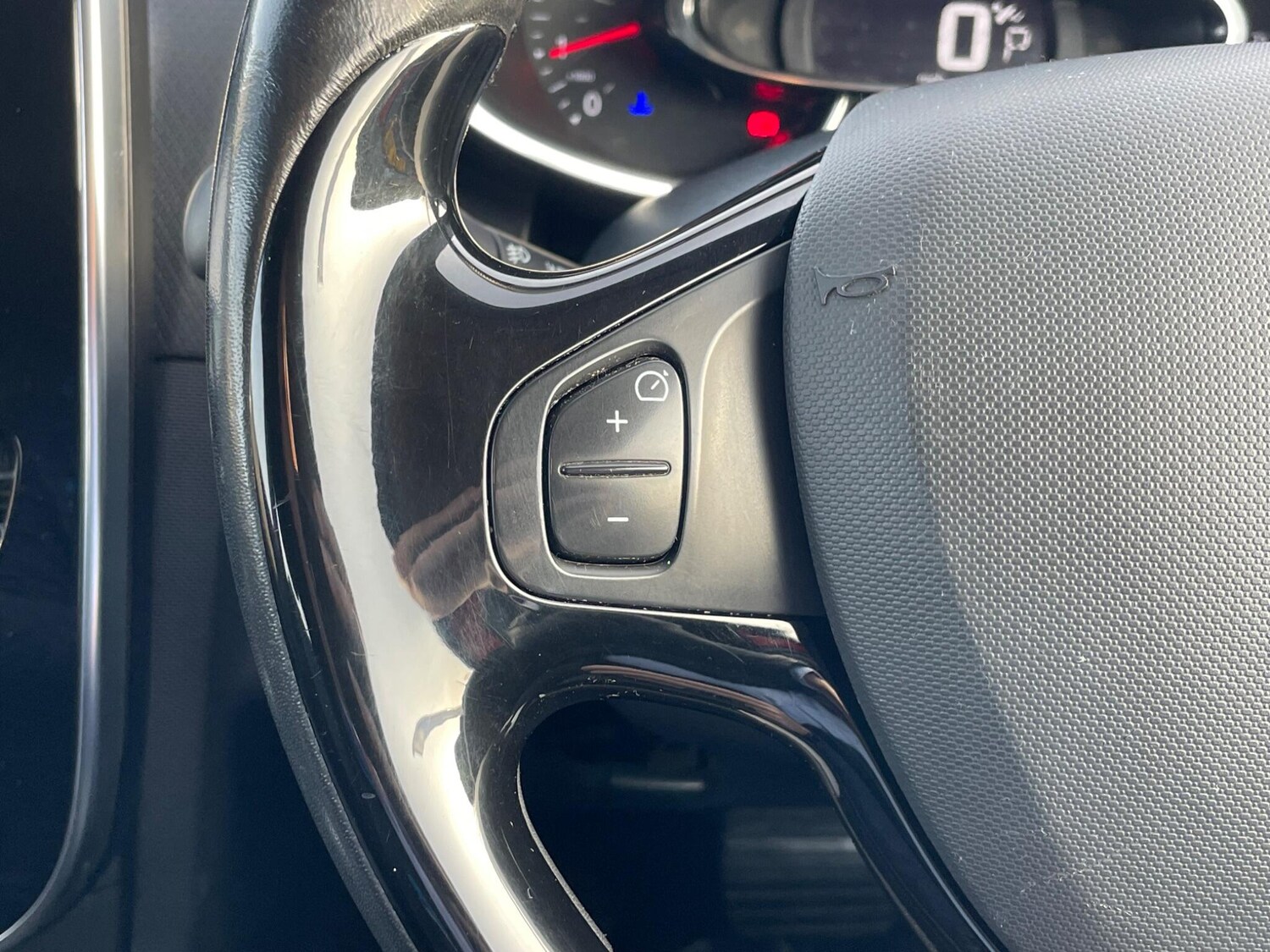 Used Renault Clio 2015 for sale - 77424593: Photo 35