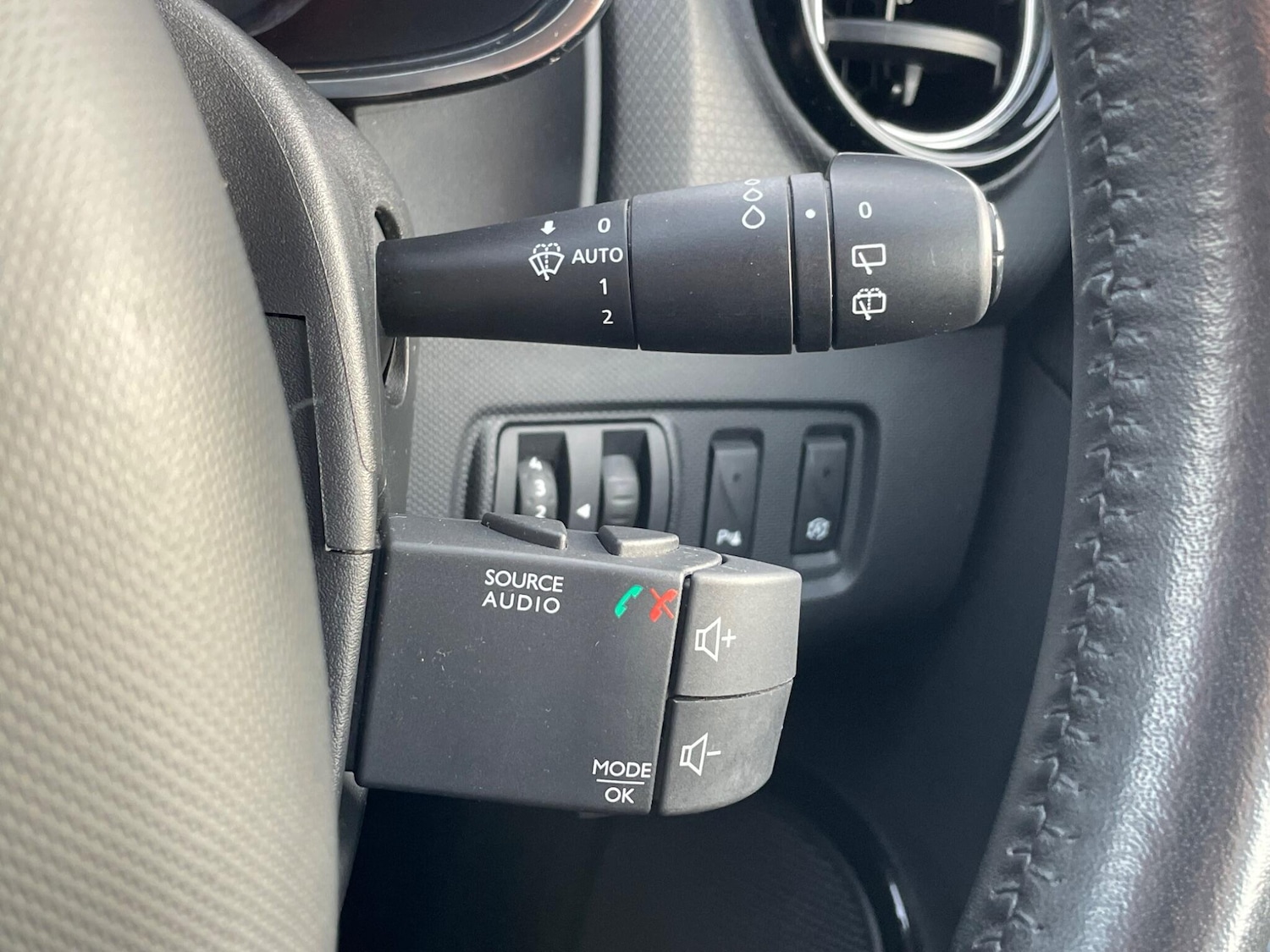 Used Renault Clio 2015 for sale - 77424593: Photo 39