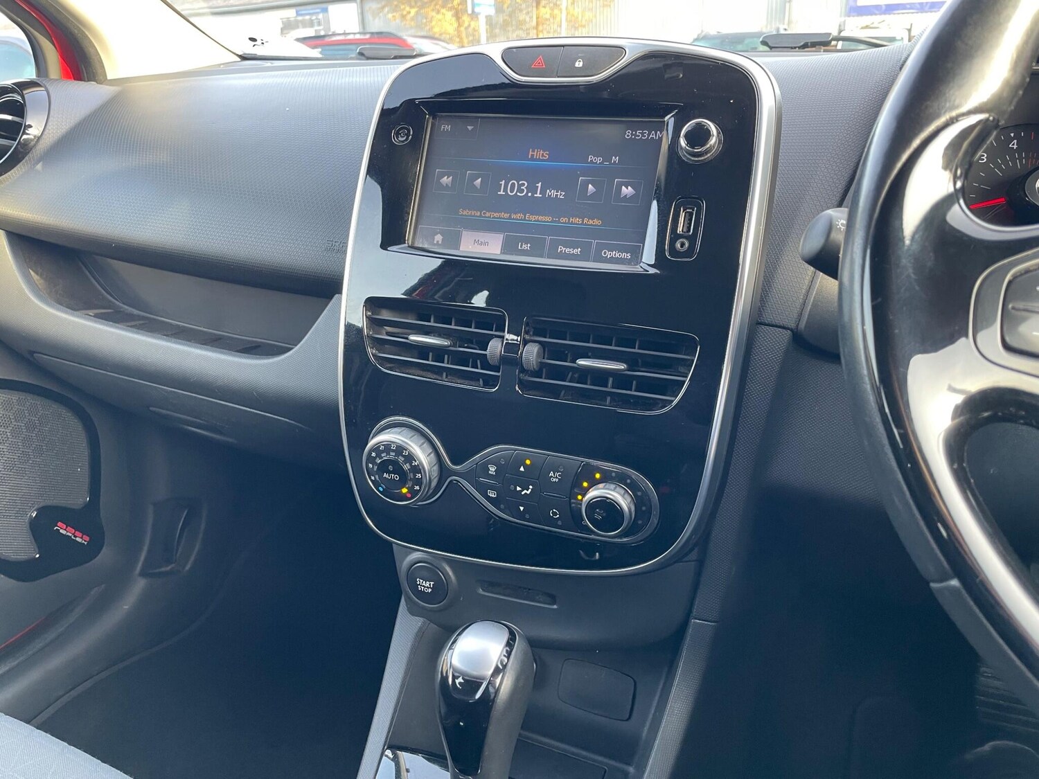 Used Renault Clio 2015 for sale - 77424593: Photo 40